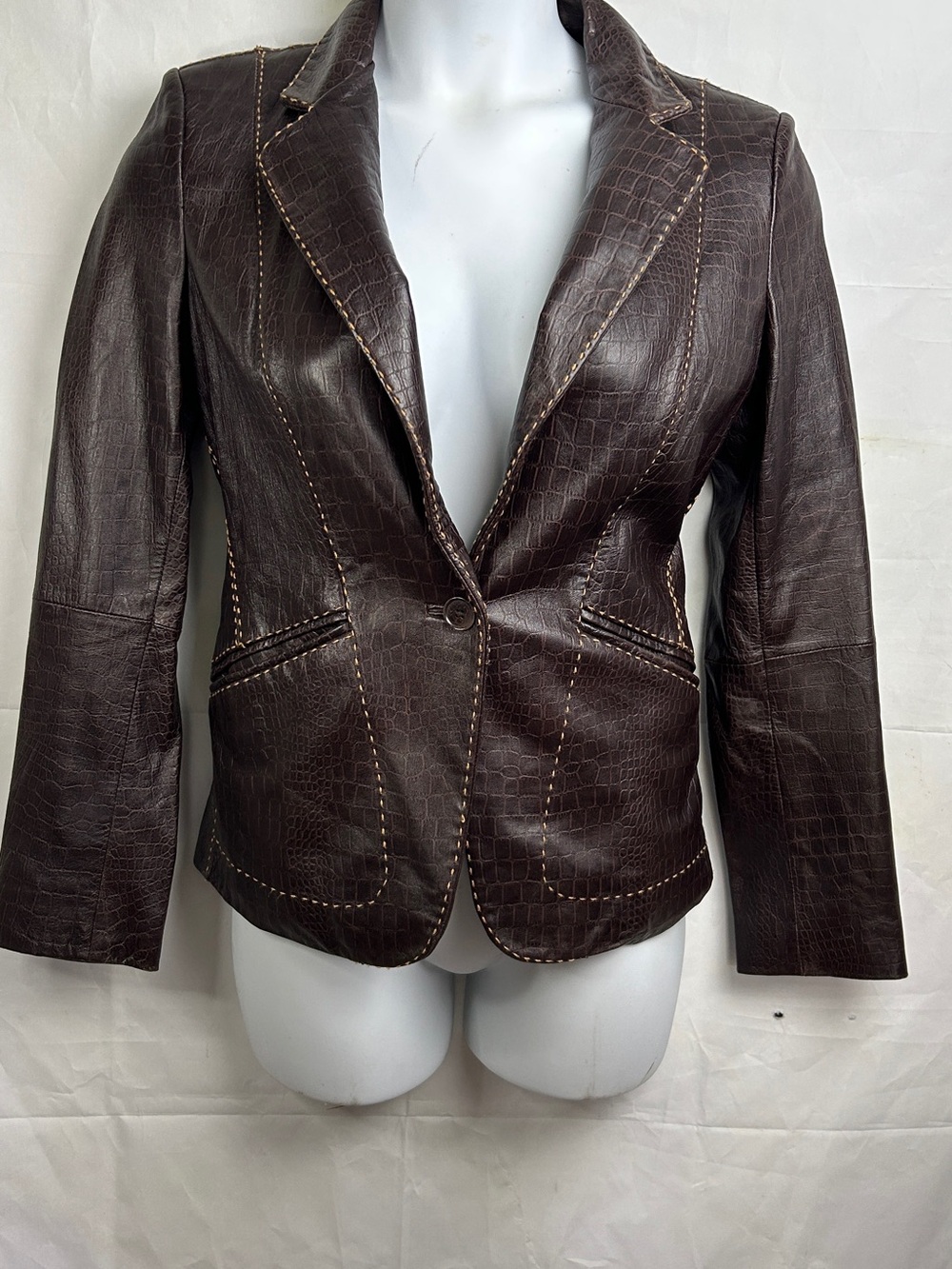 Woman's Cache Croco
Embossed Brown Leather
Blazer Style Jacket Sz.10